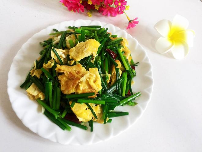 韭菜苔炒鸡蛋