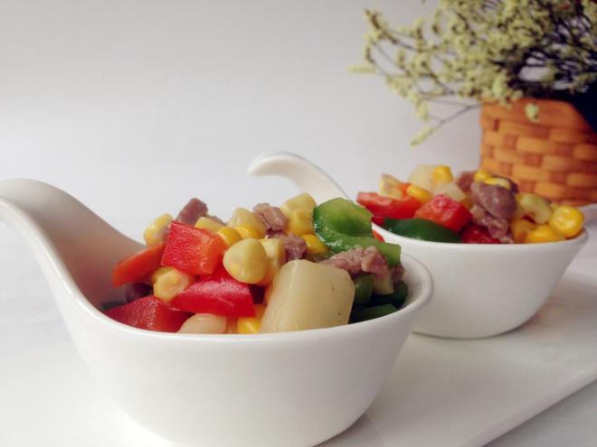 玉米青红椒炒肉丁