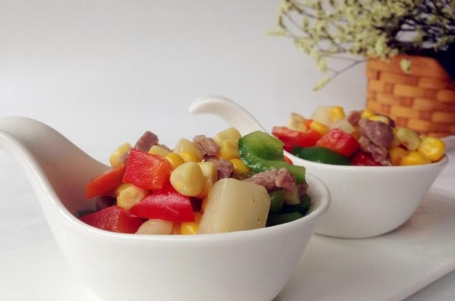 玉米青红椒炒肉丁