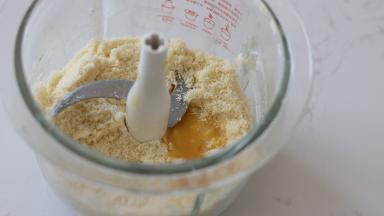 加入打散的全蛋液