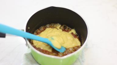 倒入制作好的【步骤20】快速混合均匀