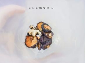 放入料理机打成粉末就可以
