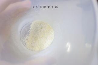 打成粉末，量太少料理棒也打不了，所以看自己料理机大小决定银鱼量的多少