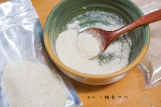 将银鱼粉装入密封袋保存