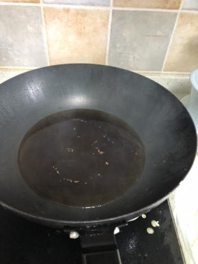 尽量捞干净，然后大火再加热