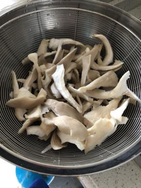 掰开成一片片的