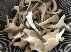 掰开成一片片的