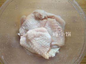 依次将10只翅中都脱骨处理完