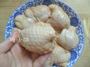 如图示用牙签将开口处封一下