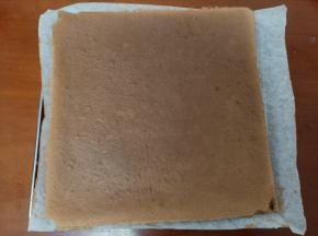 入预热好的烤箱170度中下层烤23分钟。出炉放在烤网上晾凉。