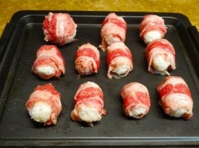 用肥牛片包着米饭团