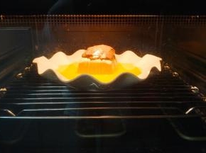 放入烤箱蒸汽功能100度8分钟