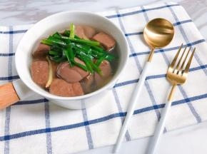 一碗韭菜猪红汤就完成了