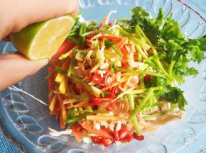 滴入几滴柠檬汁