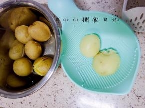 将土豆剥皮