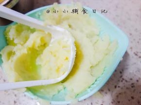 将土豆压成泥