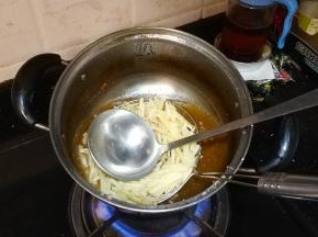 放入油锅炸好