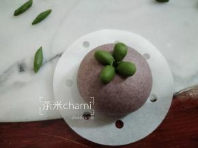 然后先粘水装上四个水滴。 