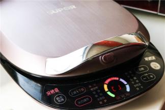 苏泊尔电饼铛用自主煎烤模式，先预热。