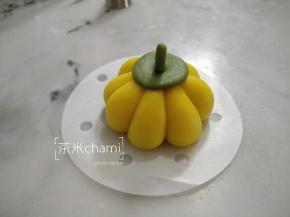 夏天室温发酵半小时，冬天烤箱30度发酵半小时。
蒸十分钟。