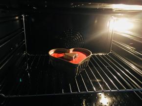 10、	烤箱温度150度。时间40至50分钟。具体问题感觉自己烤箱脾气酌情增减。