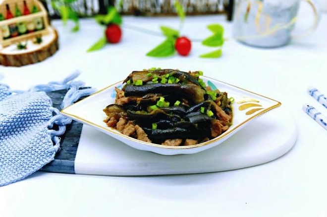 肉丝炒茄子