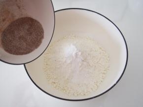 加入速溶咖啡粉