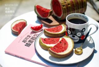 可爱的西瓜插画面包