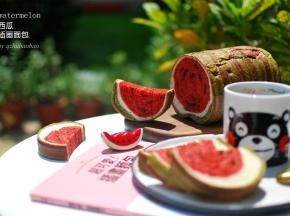 可爱的西瓜插画面包