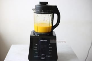 去洗漱的时间，这道健康美味的南瓜羹就磨好了。