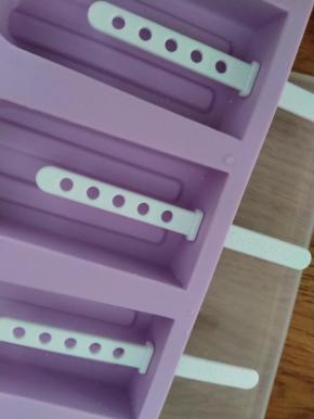 准备雪糕模具。