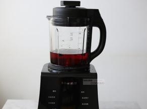 盖上破壁机的盖子，要是用豆浆机，请参考豆浆机的操作。