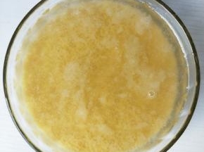 小米提前用水浸泡一个小时。