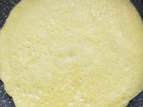 煎至两面金黄即可。