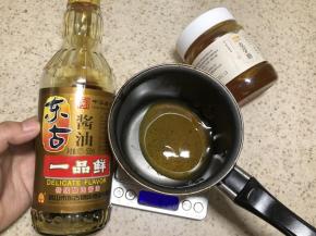 准备食材，一品鲜酱油如果没有，可以用生抽代替