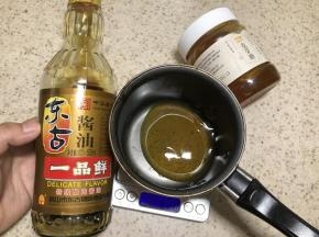 准备食材，一品鲜酱油如果没有，可以用生抽代替