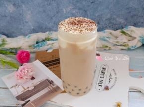 红豆珍珠奶盖奶茶。