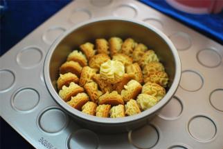 建议这样装盒，一个挨着一个，尽量不要留空隙。