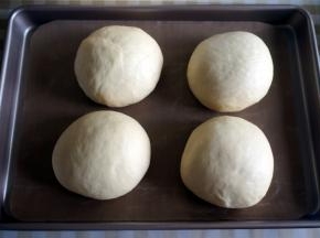 放入烤箱，用发酵程序38度进行二次发酵，时间约1小时。