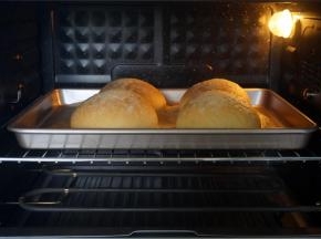 放入预热好的烤箱中层，上下火190度，20分钟，表面金黄即可出炉。