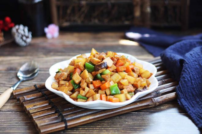 鸡丁炒杏鲍菇