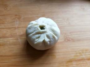 一皱压一皱捏紧即可。