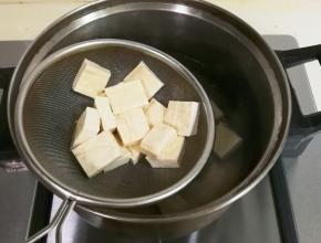 放入淡盐水烧开捞出来