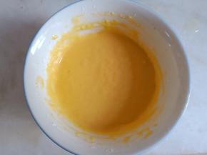 混合至看不见干粉即可。