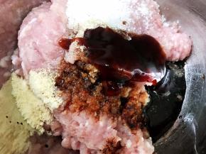 加入头抽，老抽，蚝油