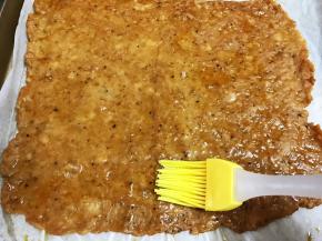 两面都刷上蜂蜜水