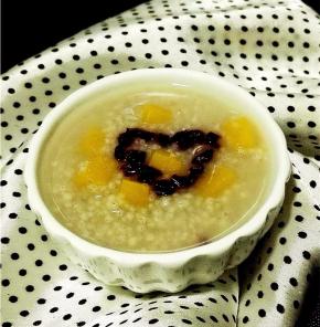 我喜欢吃咸的，加入了少许橄榄菜。