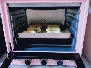 入烤箱进行发酵。