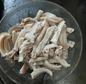 晾凉后切成条。