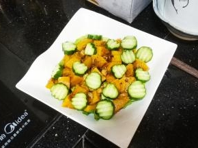 放入切片好的青瓜